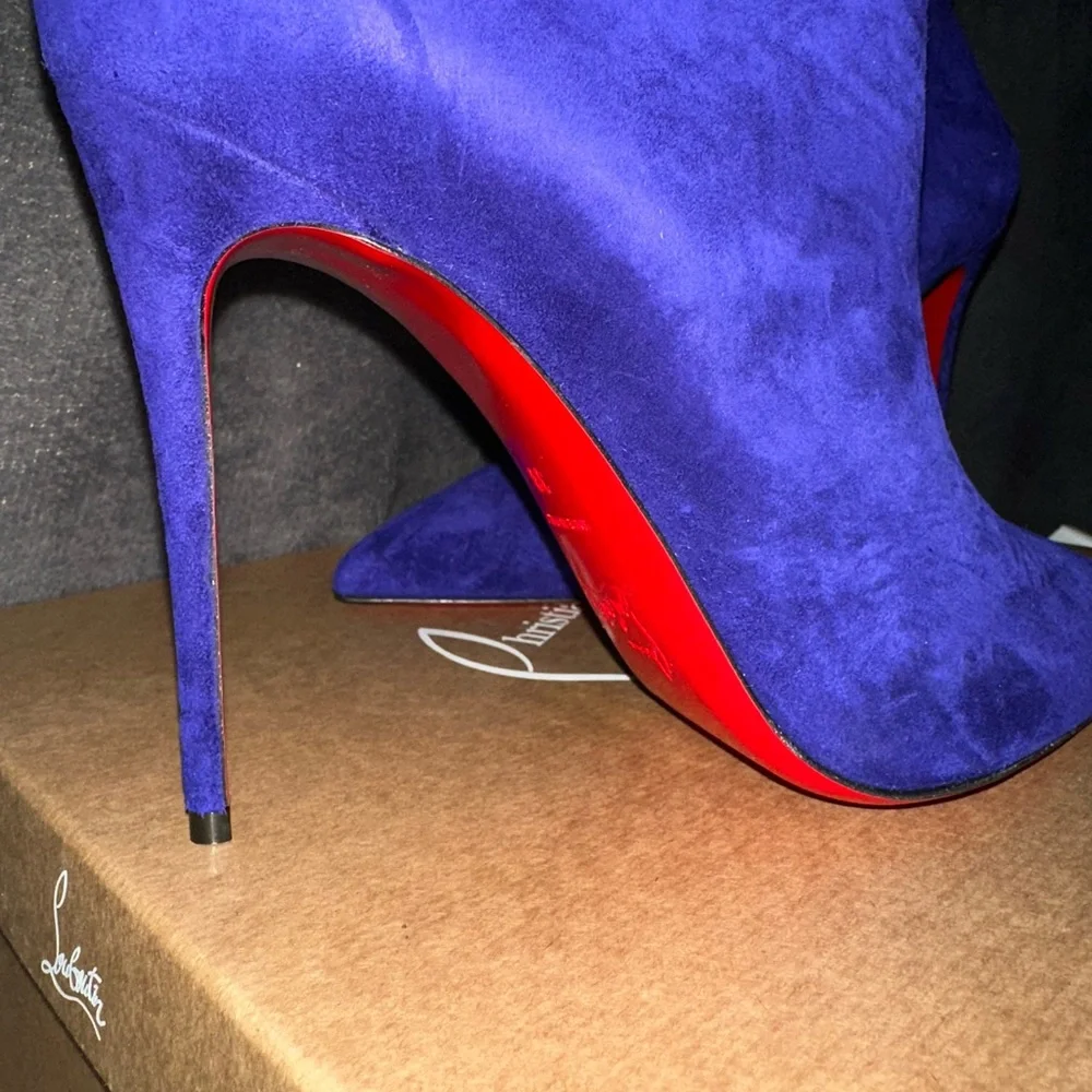 Christian Louboutin - Picture 9 of 10